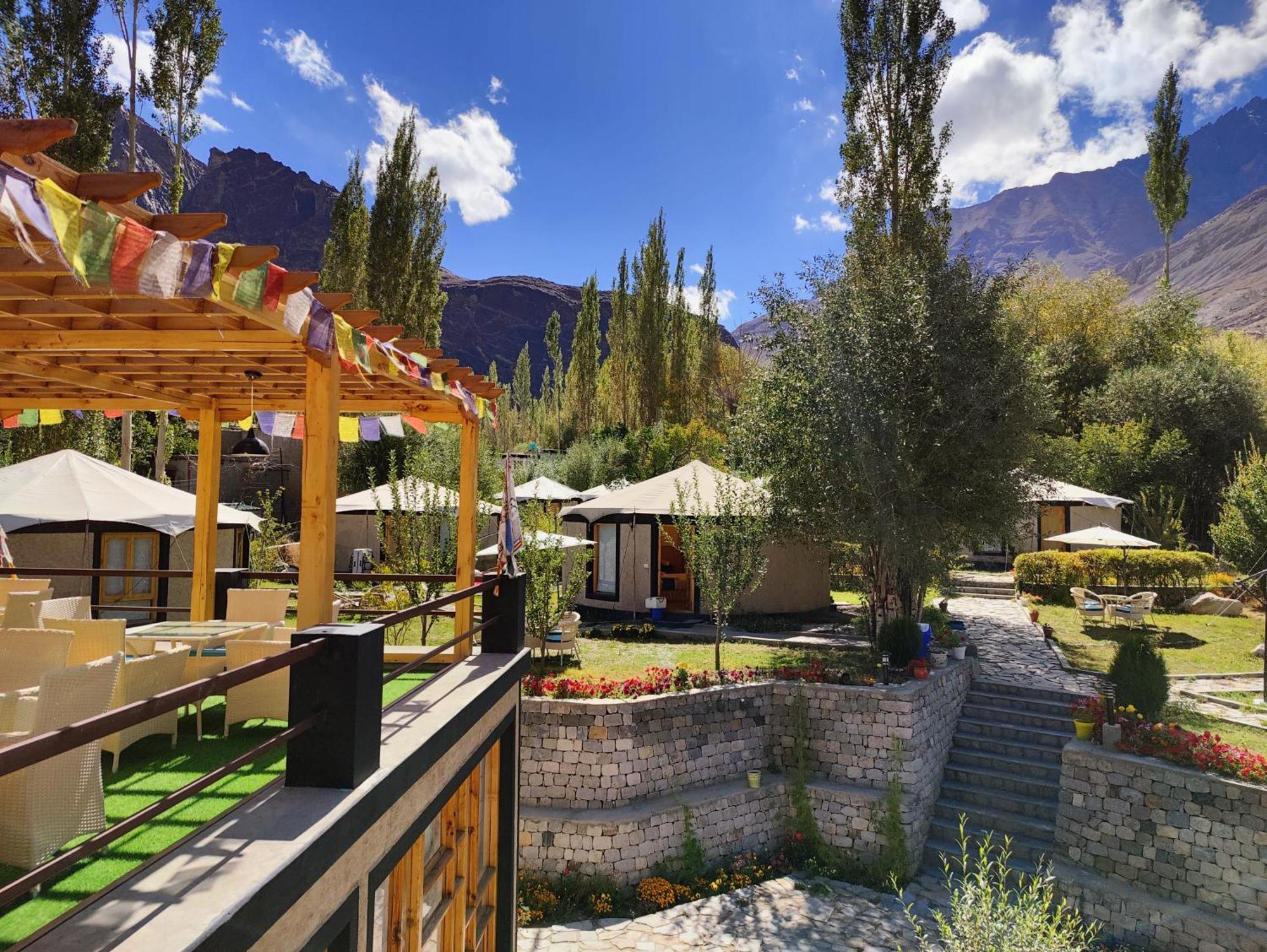Mystique Meadows Earth Homes Hundar Ngoại thất bức ảnh